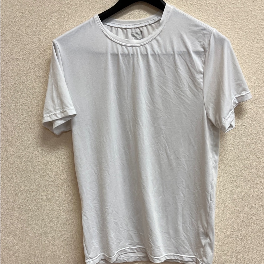 32 Cool men size medium white T-Shirt